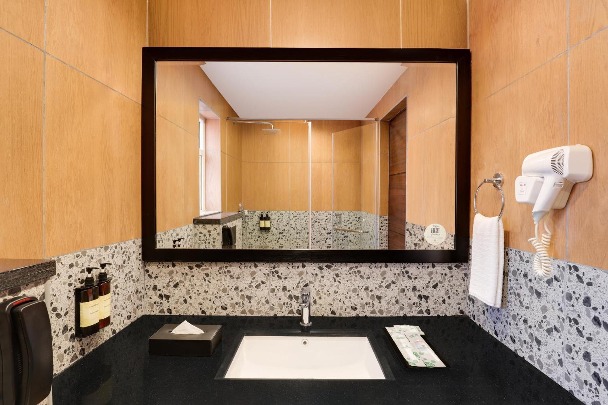 Lemon Tree Suites, Whitefield, Bengaluru Esterno foto